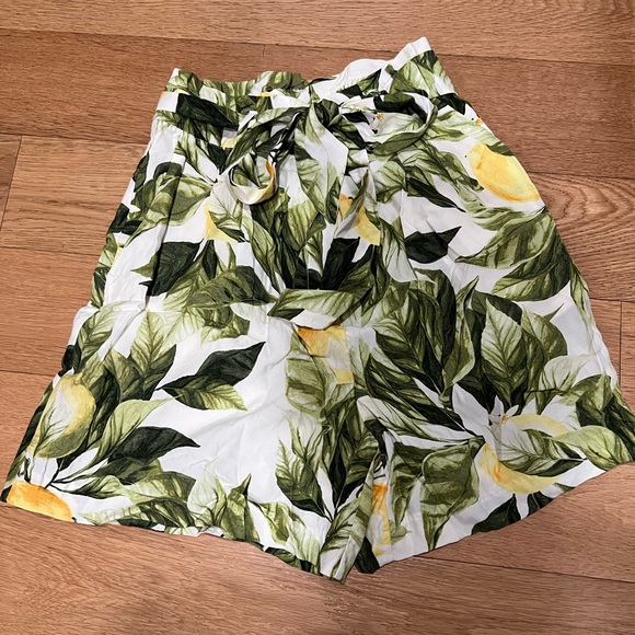 Lemon print high waist shorts - Picture 3 of 7